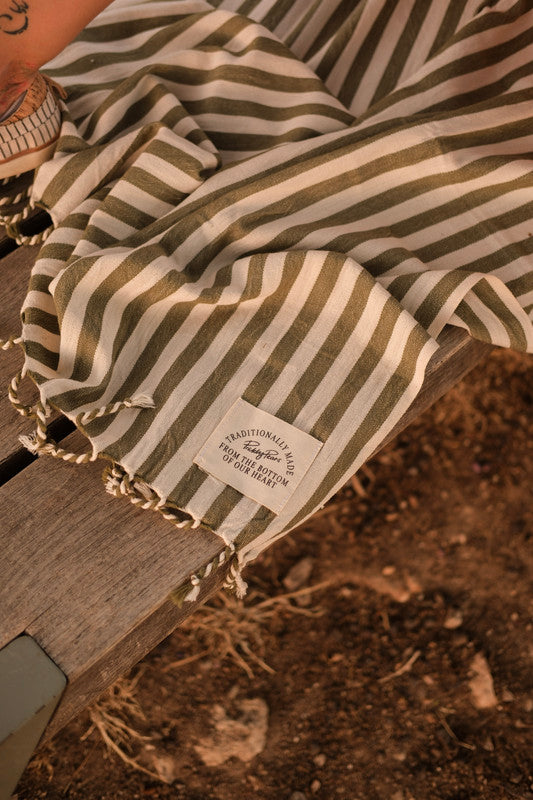 Peshtemal Lütfi Khaki - Olive Embracing Contemporary Tradition