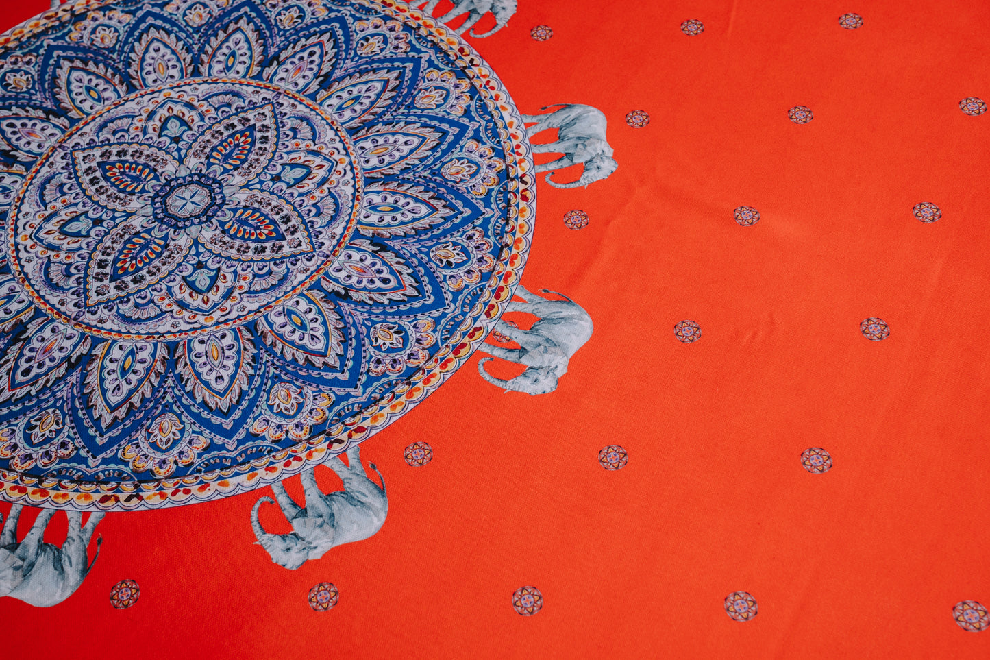Taj Mahal Stain-Resistant Tablecloth - Imperial Elegance that Conquers Your Table