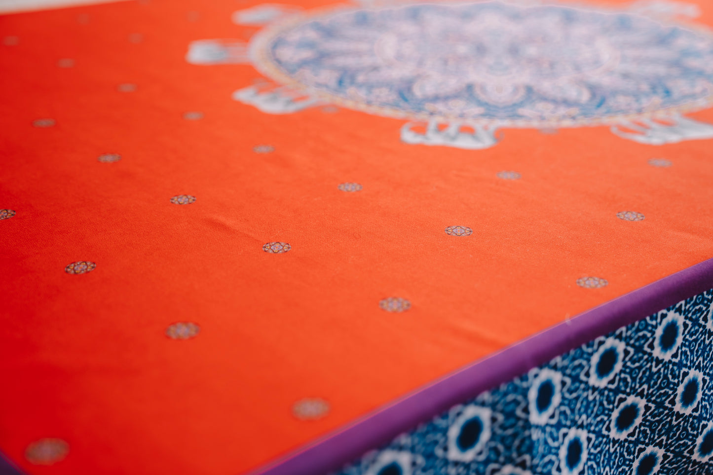 Taj Mahal Stain-Resistant Tablecloth - Imperial Elegance that Conquers Your Table