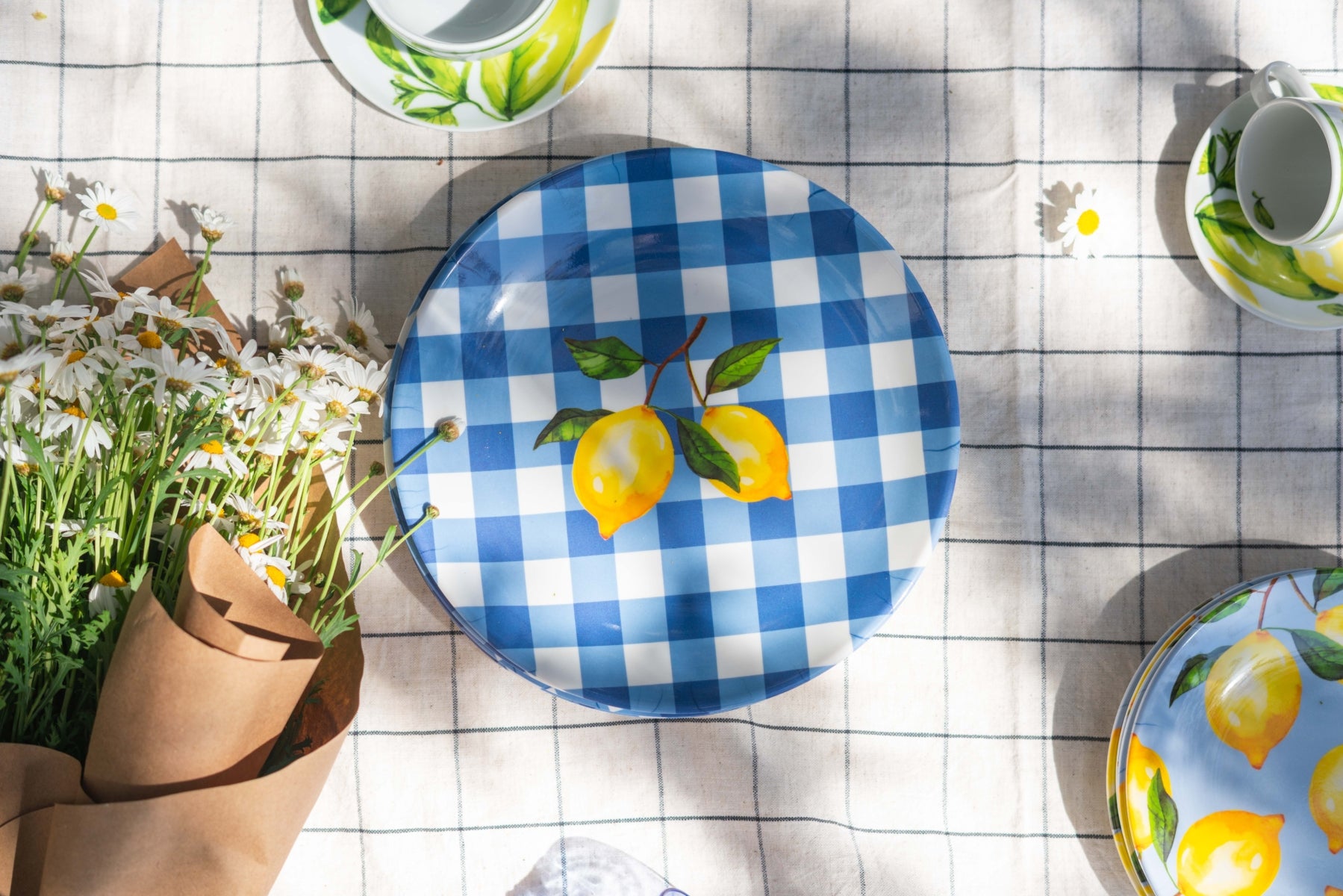 Lemon Twist Main Course - Premium Melamine Picnic Inspiration
