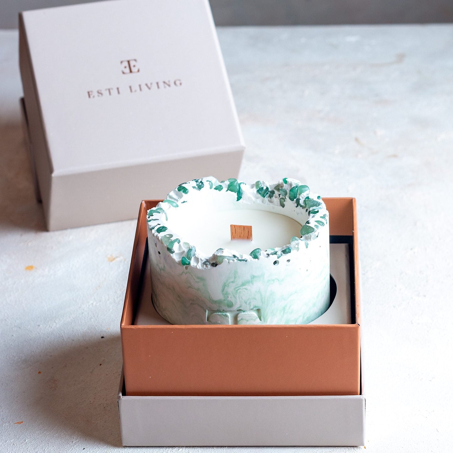 "MYSTIC Green" Candle with Crystals - Large 300g