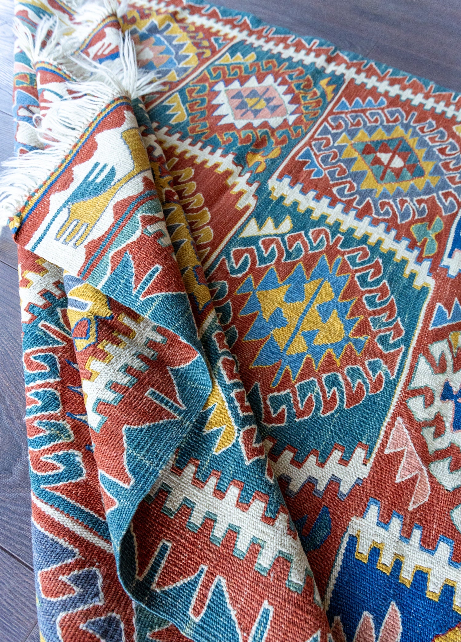 Mimoza Ethnic Patterned Hand -Woven Wool Poplar Rug Artisanal Natural Wool 111x125cm – Sustainable Origin