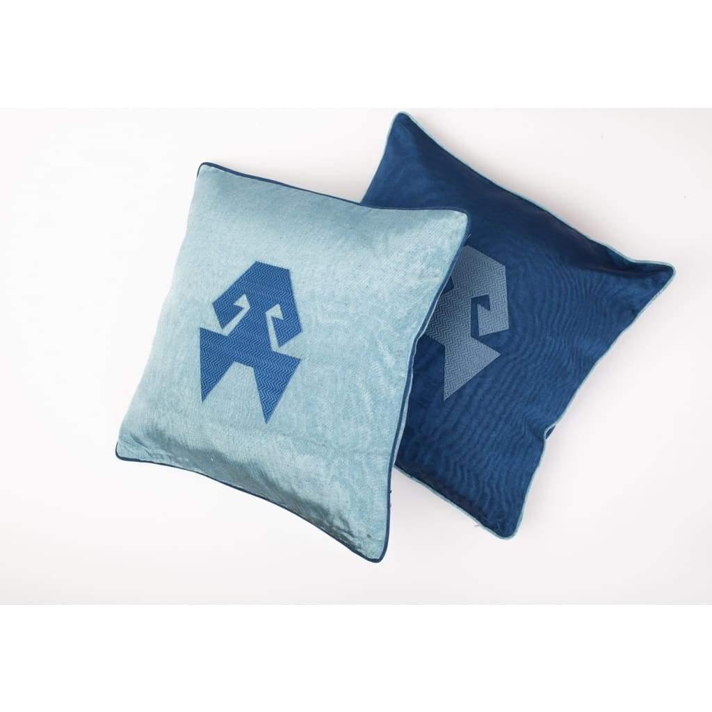 Kutnu "Hands on Hips" Pillow - Maternal Sky Blue