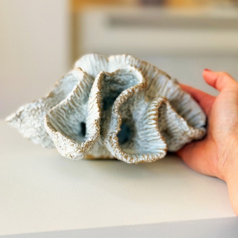 Escultura De Mesa en Cerámica Esmaltada – Inspiración Coral Mediterráneo