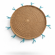 Mantel Individual Redondo de Yute Tejido a Mano con Detalle Coral Turquesa