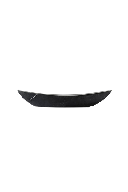 Escultura Canoe Negro - Poesía de Mármol que Navega entre Arte y Función