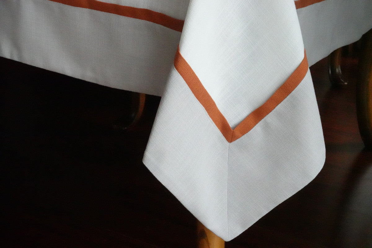 Mantel De Diseño Calvino Con Detalles en Naranja Quemado