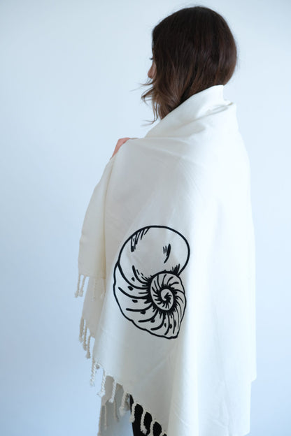 Peştemal Premium "Sea Shell" - Sustainable Textile Art