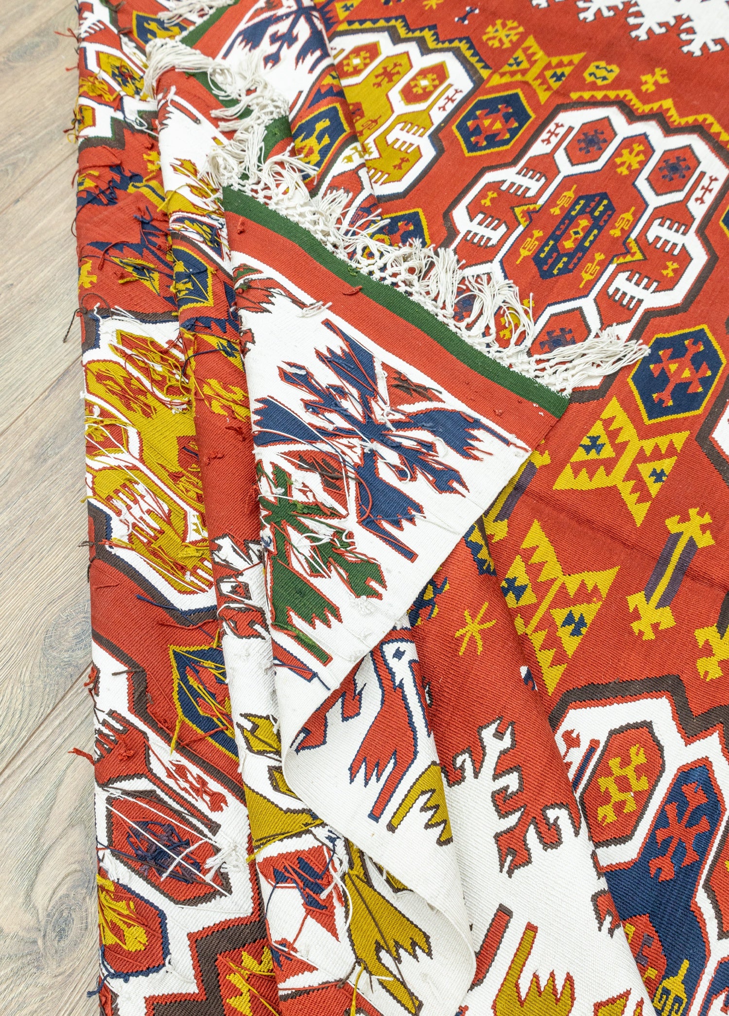 Halas Handwoven Silk Kilim Artesanal Natural Silk 169x236cm – Origen Sostenible