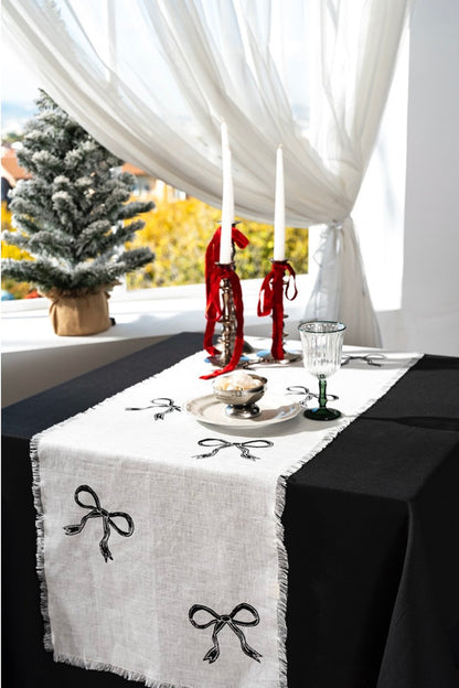 Camino de Mesa Lane-Christmas Edition Black