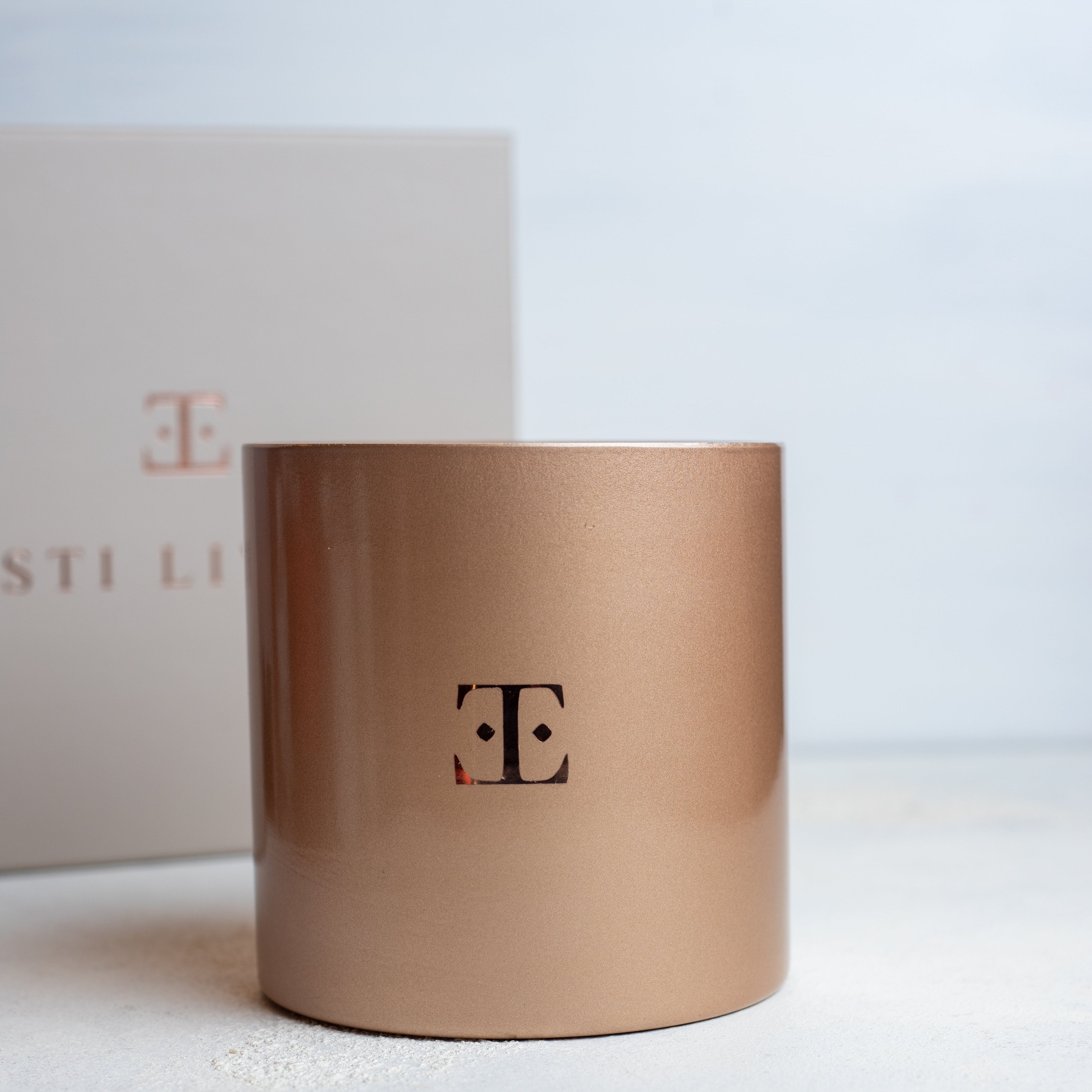 Gold Cinnamon XL Glass Candle - Cinnamon and Spice Scent