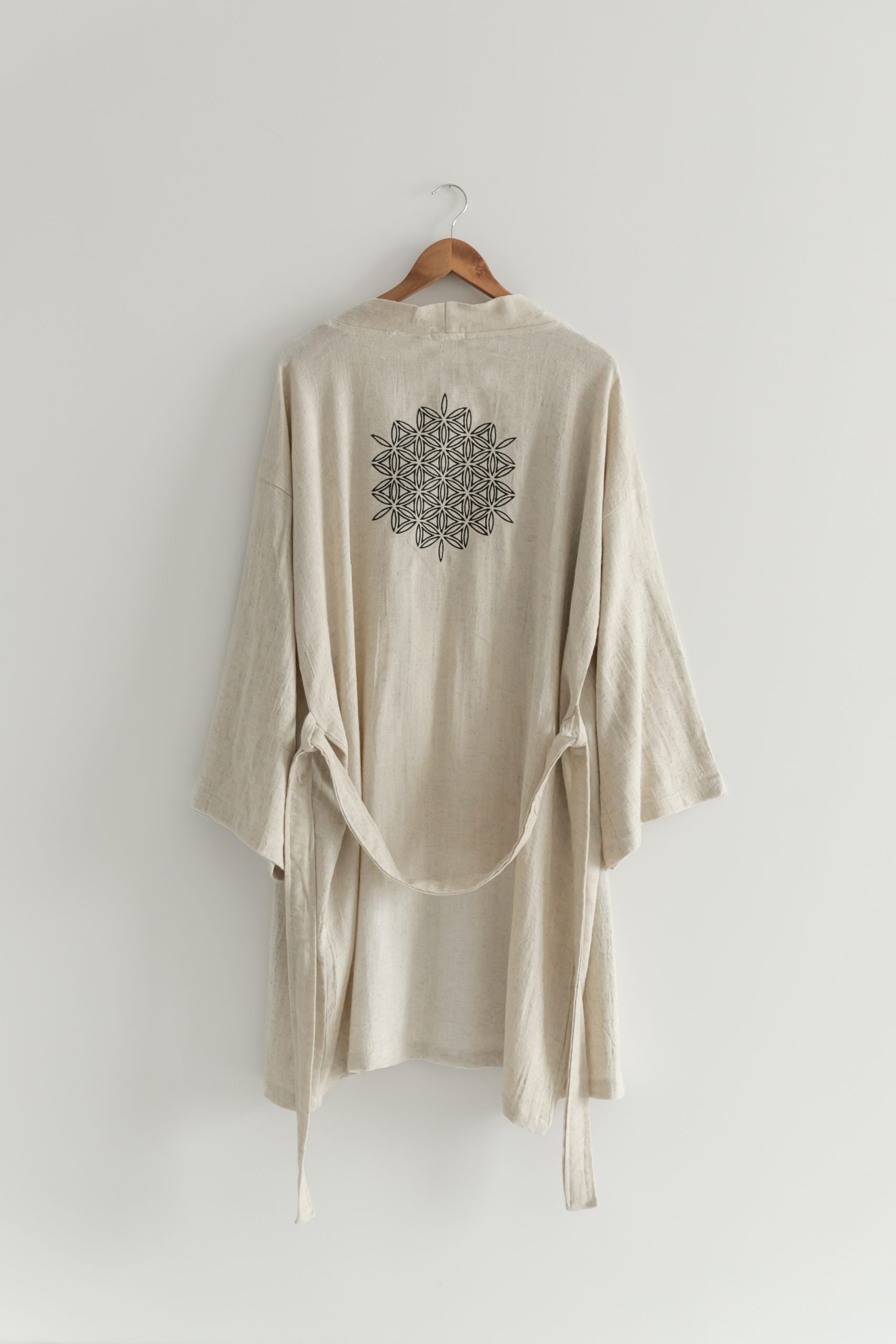 Kimono Exclusivo "Flor de la Vida" - Geometría Sagrada Bordada