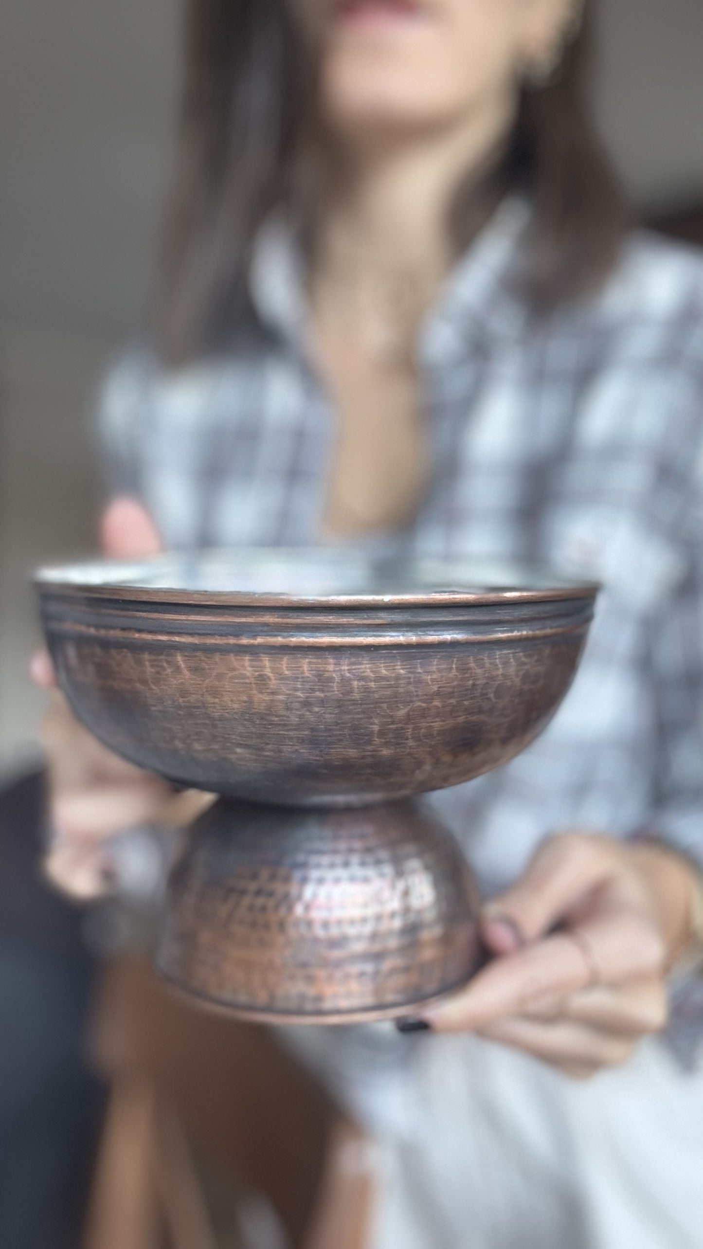 Cuenco Gordito con Patas de Cobre - Diseño Único