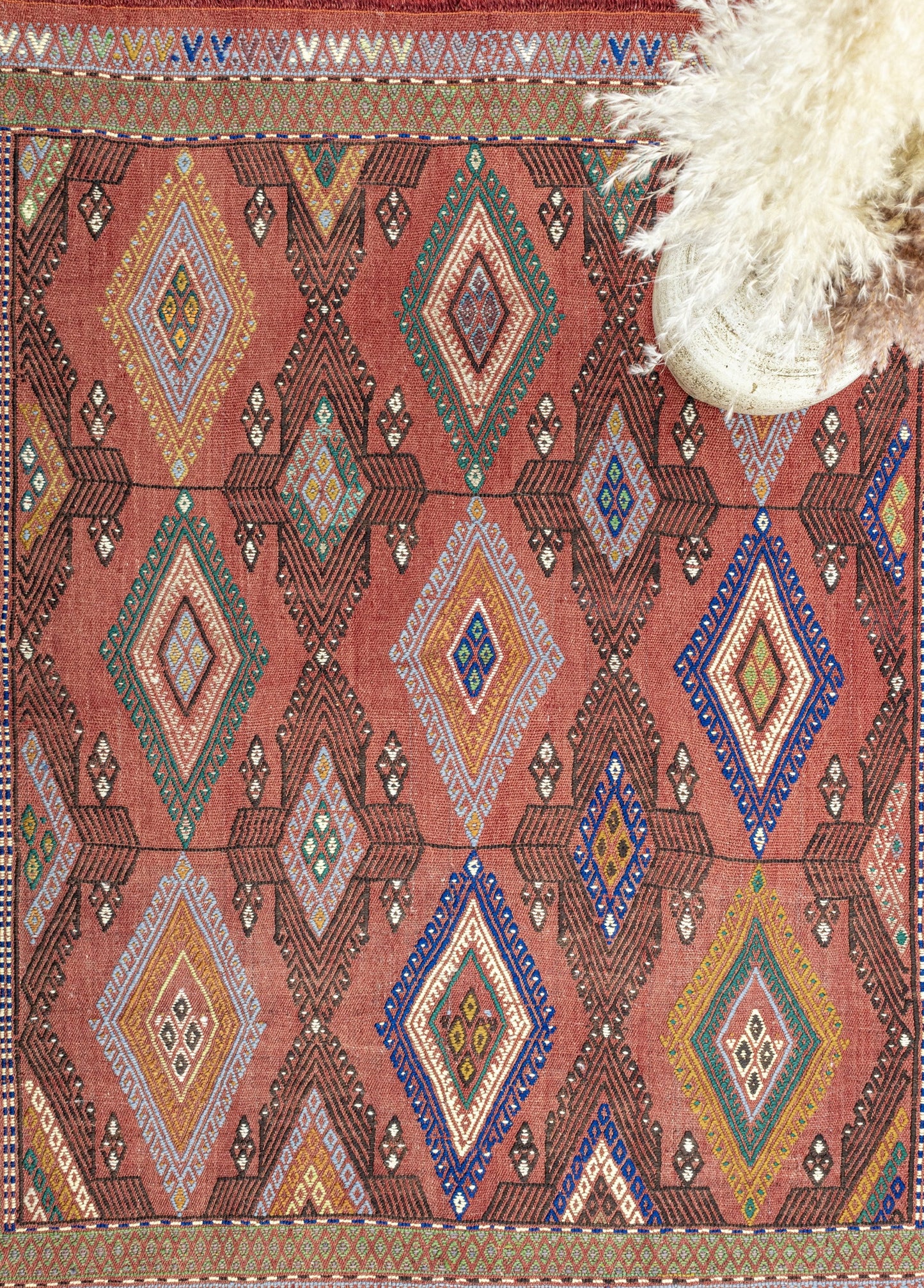 Rinat Ethnic Designed Hand-Woven Cicim Kilim Artesanal Natural Wool 131x159cm – Origen Sostenible