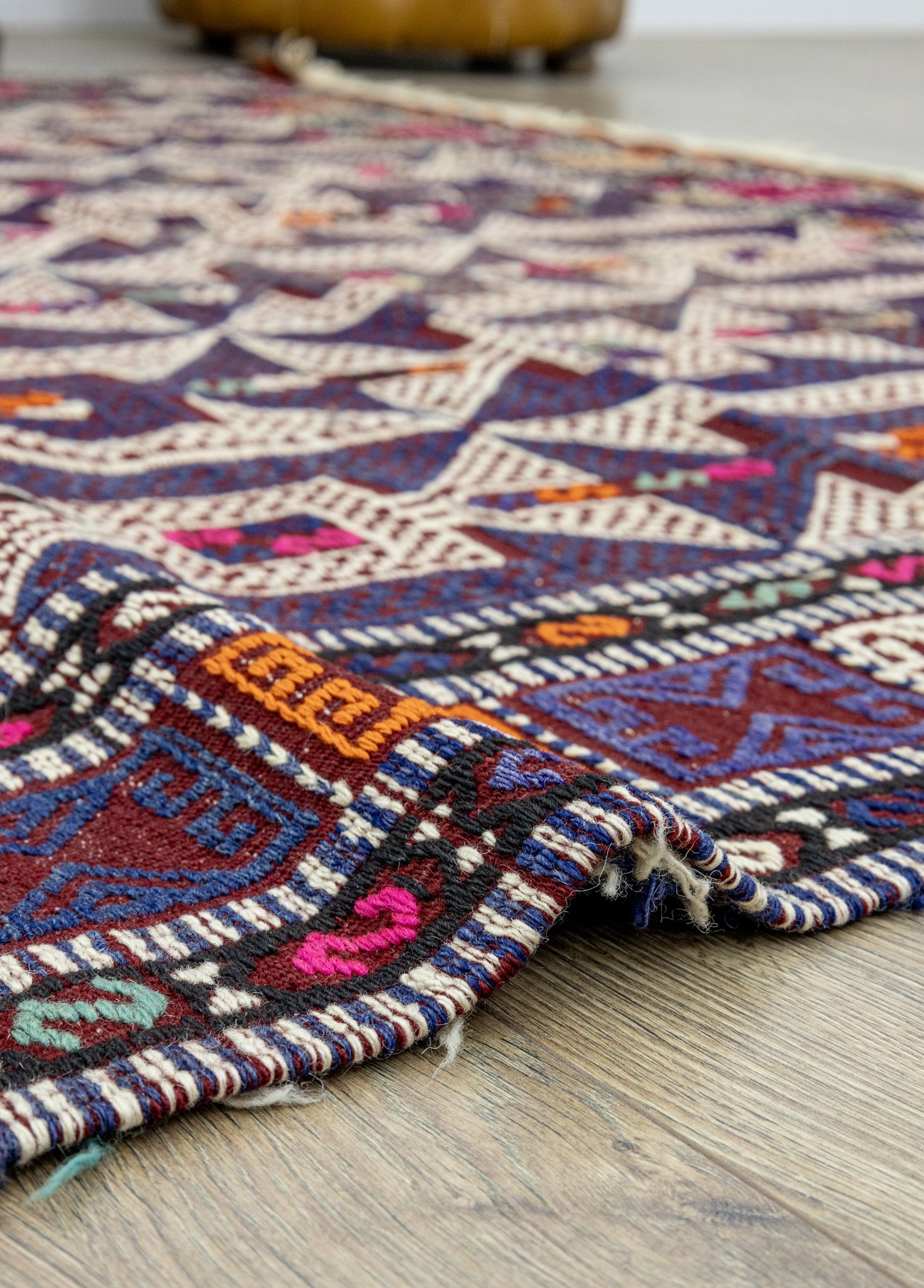 Meruert Geometric Designed Wool Cicim Kilim Artesanal Natural Wool 179x284cm – Origen Sostenible