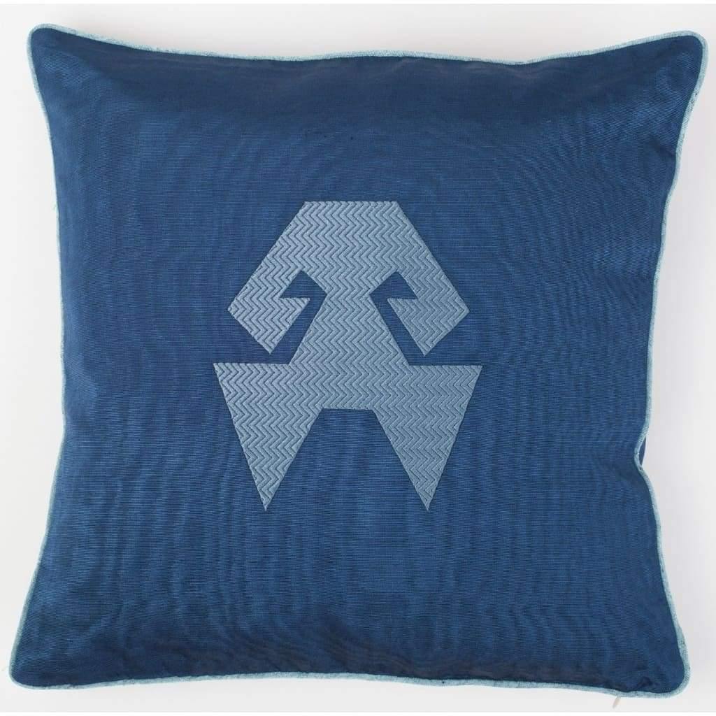 Cojín Kutnu "Manos en Caderas" - Azul Océano Poderoso