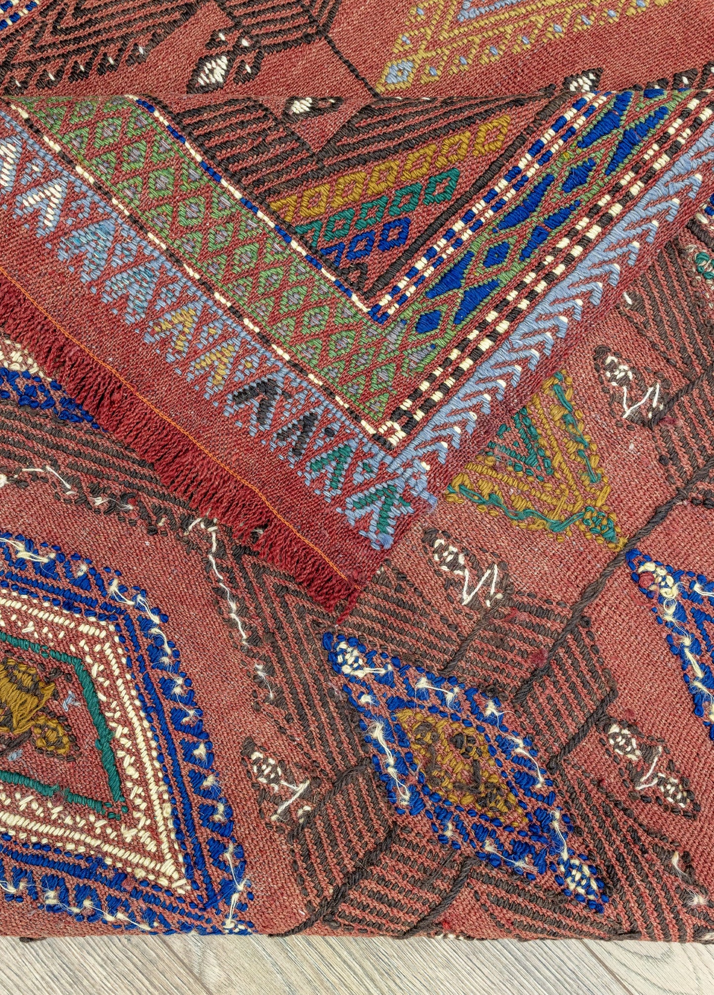 Rinat Ethnic Designed Hand-Woven Cicim Kilim Artesanal Natural Wool 131x159cm – Origen Sostenible