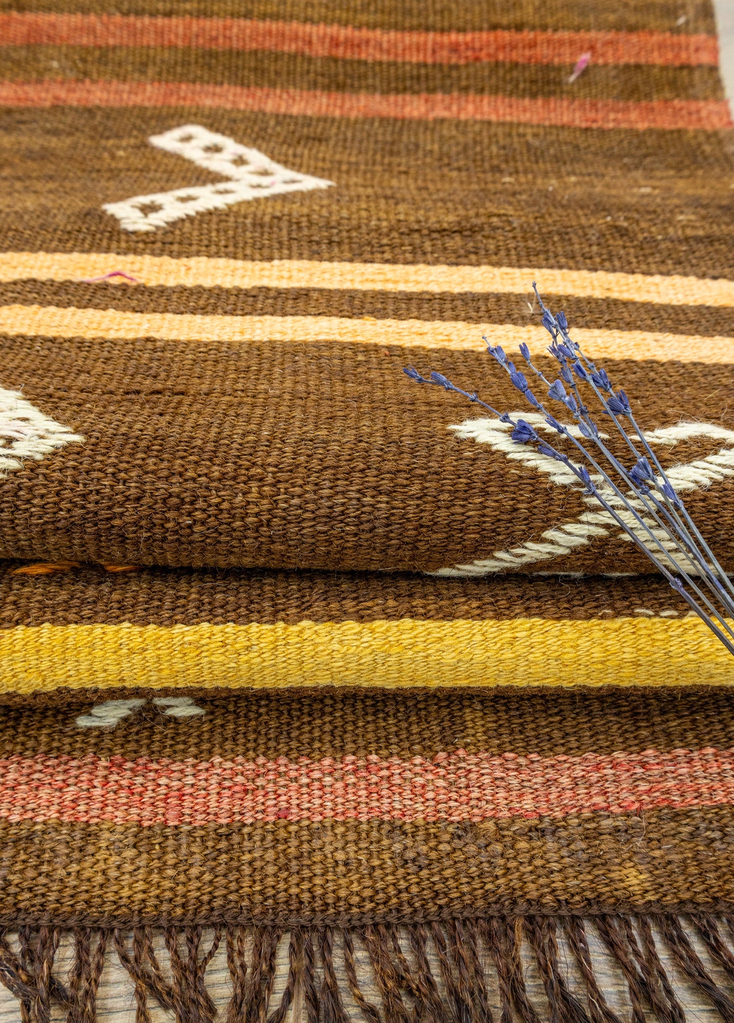Kilim Cicim Marrón Grande - Presencia Monumental 232x408cm