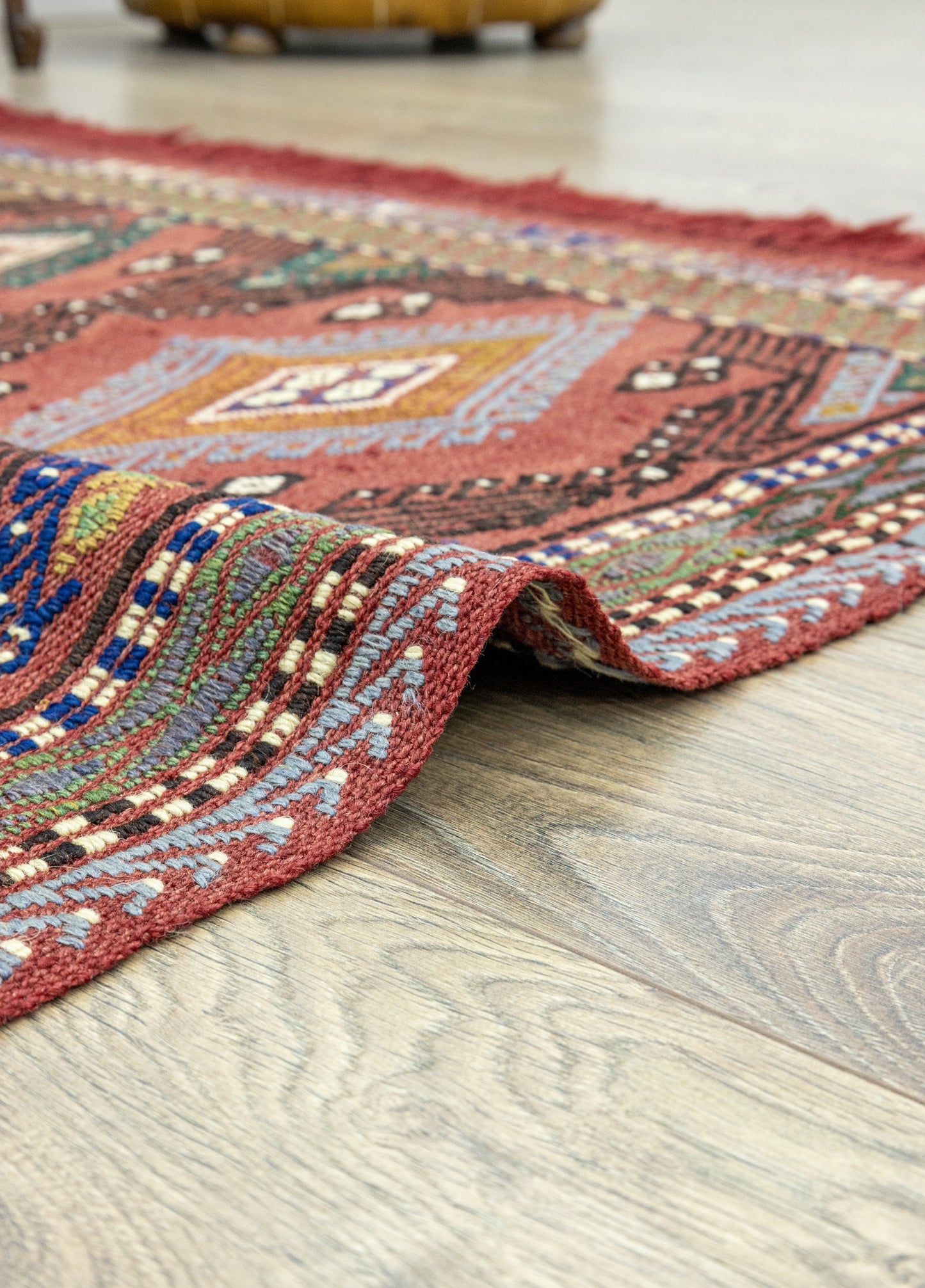 Rinat Ethnic Designed Hand-Woven Cicim Kilim Artesanal Natural Wool 131x159cm – Origen Sostenible
